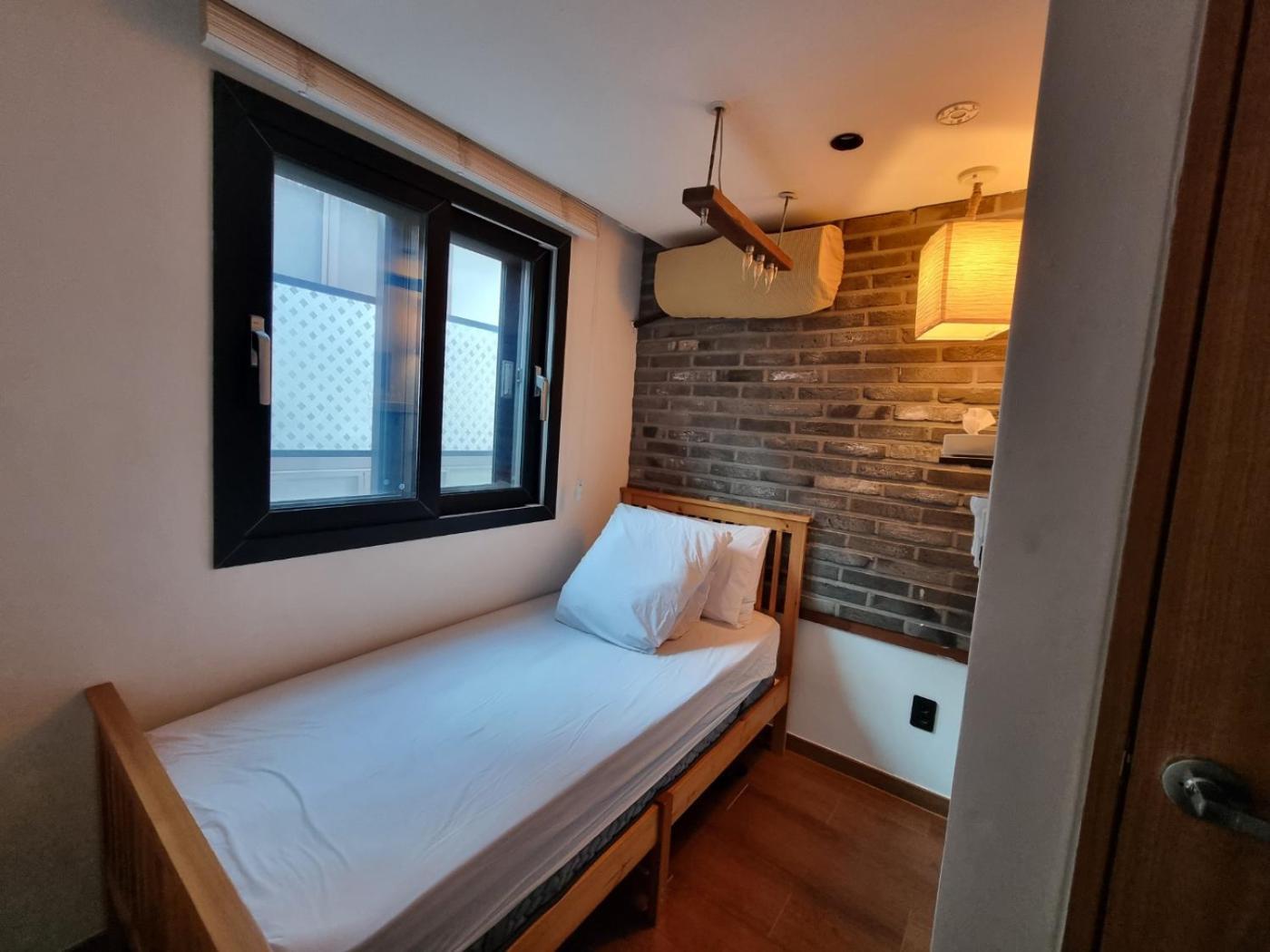 Hwon Guesthouse ソウル特別市 エクステリア 写真